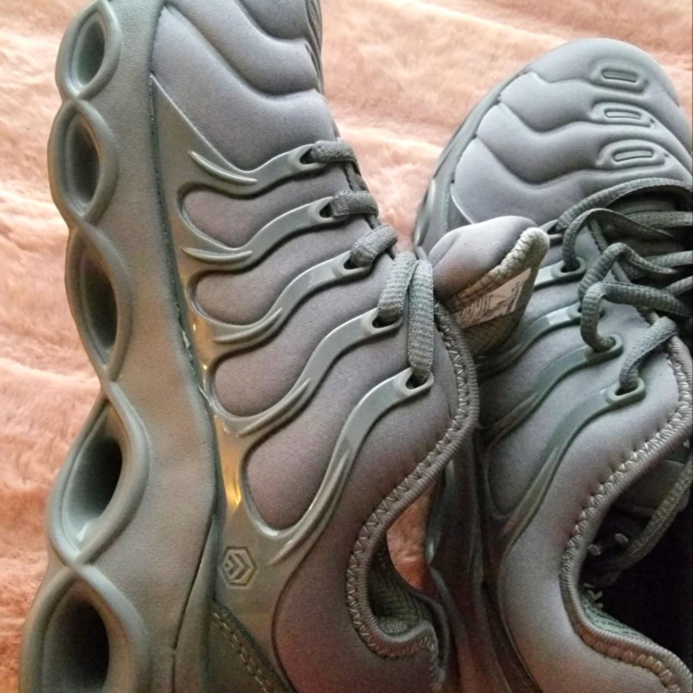 New 💞💞💞LARNMERN Steel shoes